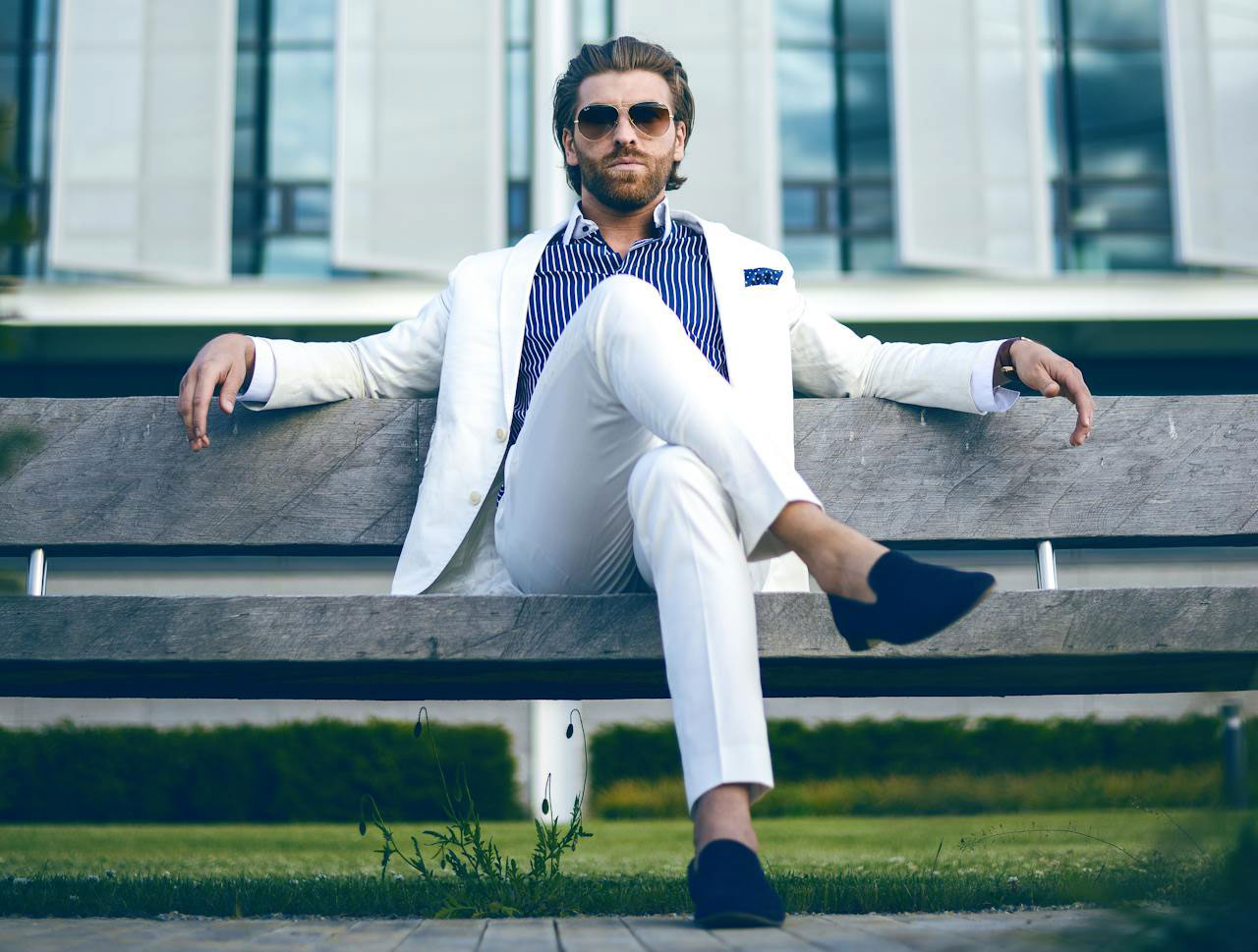 Tasteful abstract illustration symbolizing trust, surrender, and balance of power